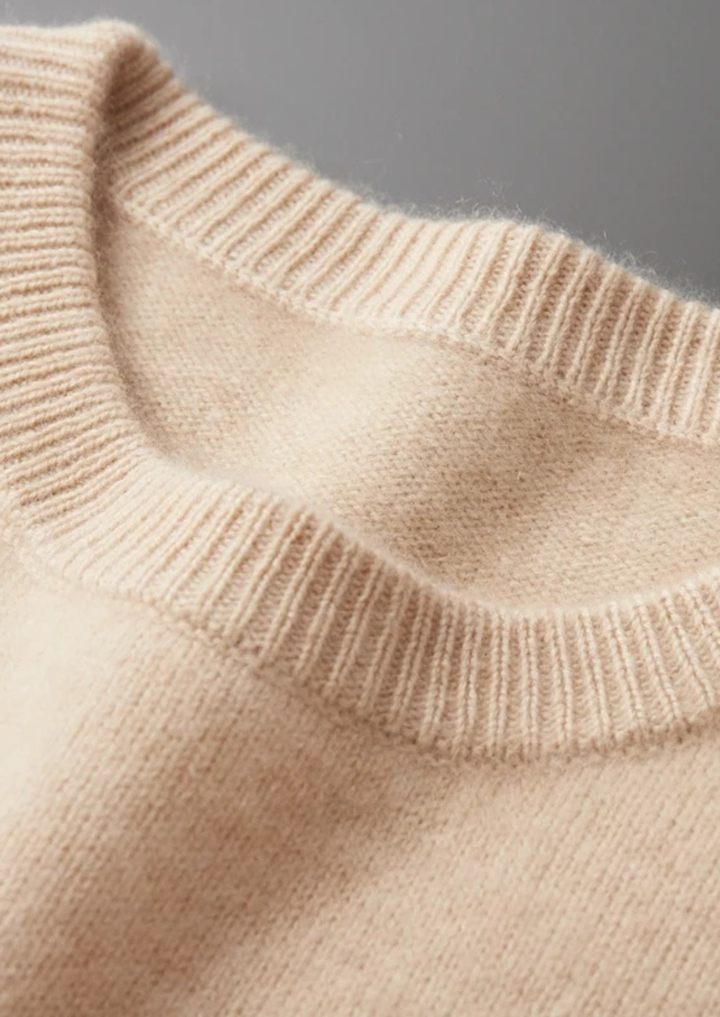 PURE EXTRA-FINE MERINO WOOL CLASSIC CREWNECK