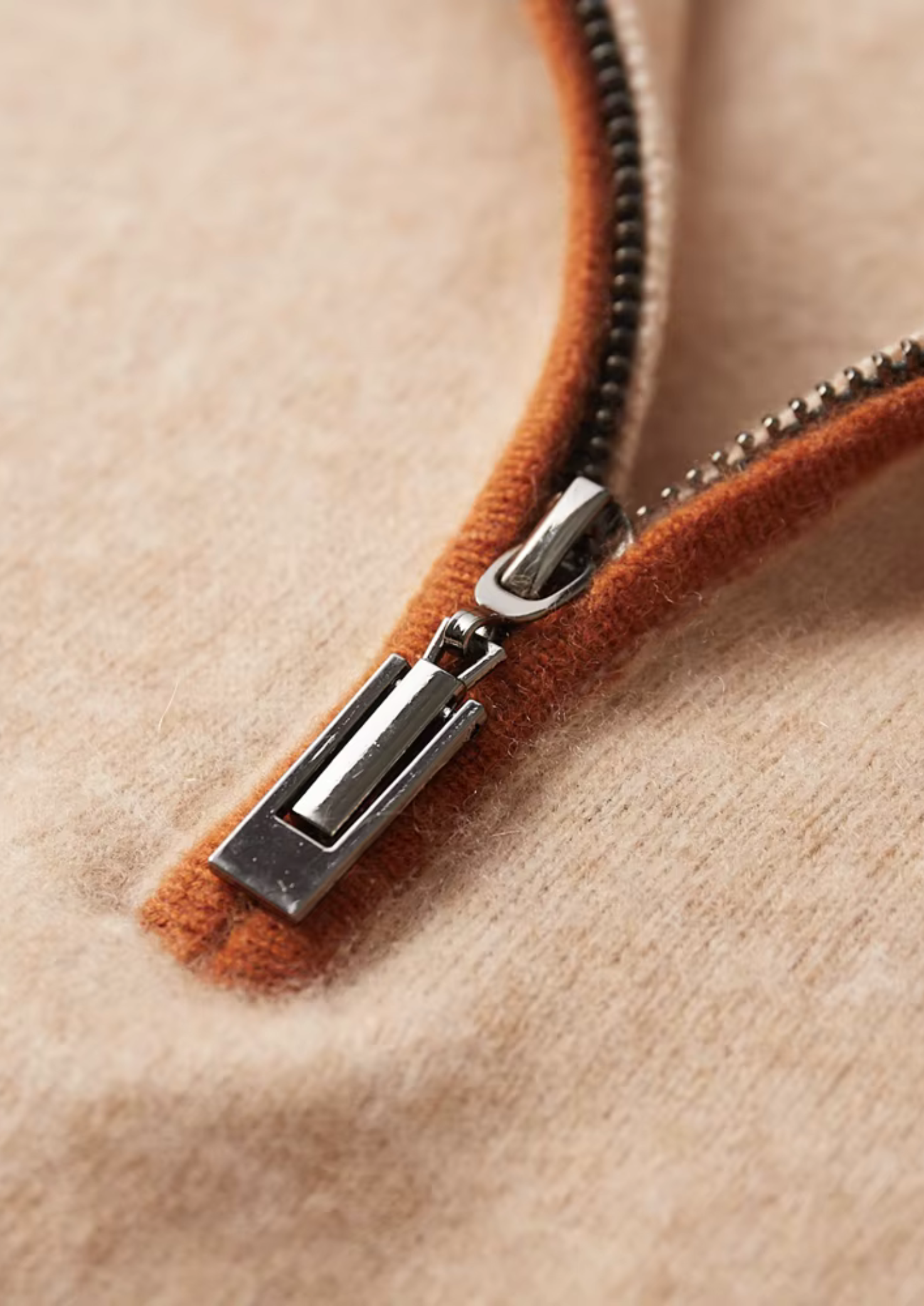 PREMIUM CASHMERE TWO TONE ZIPPER POLO