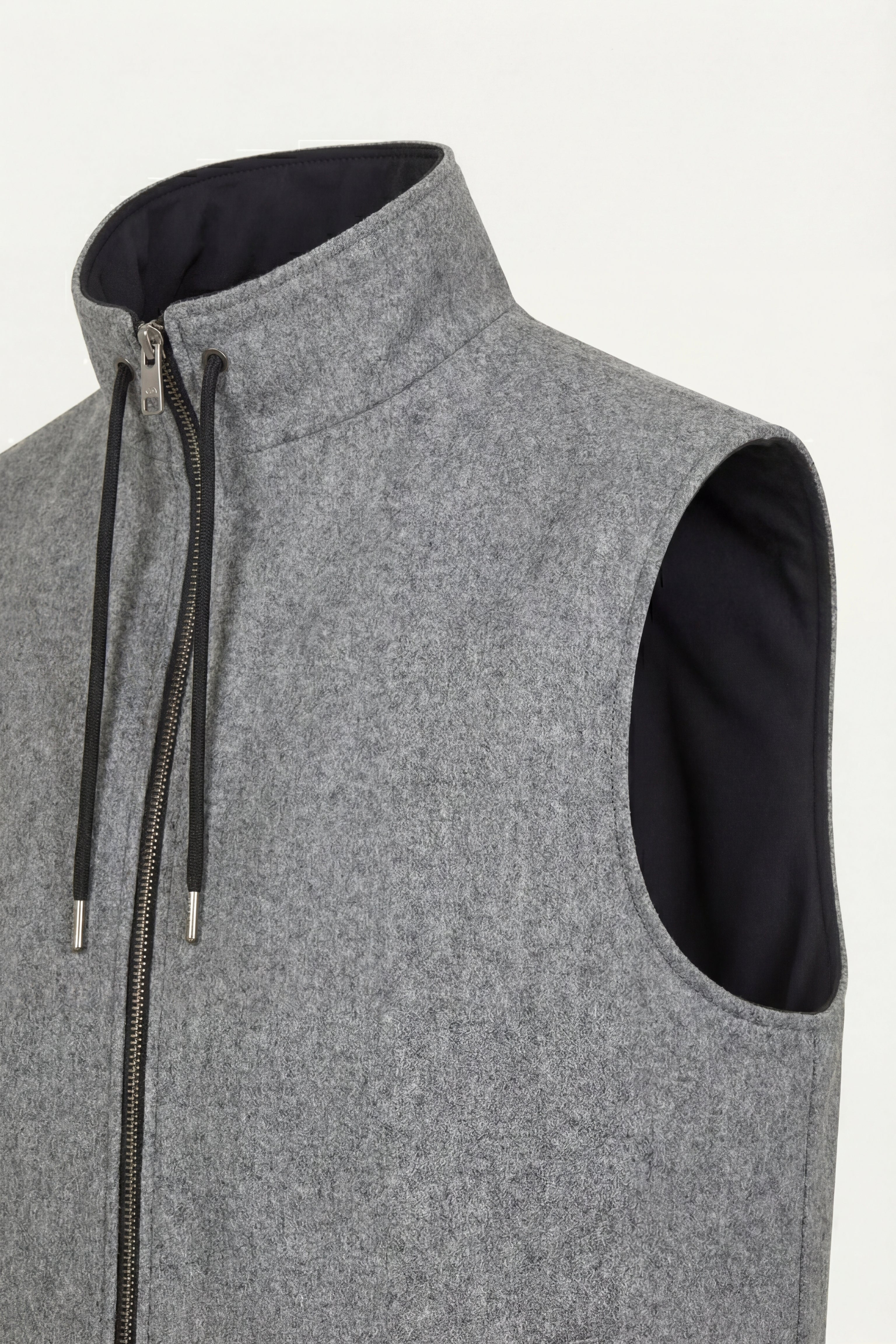 Leonis Reversible Vest Black